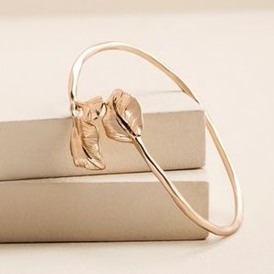 NEW! Chico's Gold Leaf Bangle Bracelet - 2.16" x 2.36" in diameter